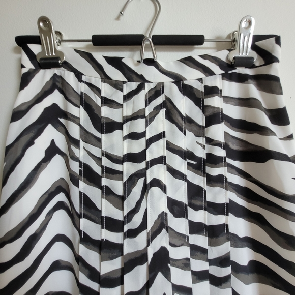 NWT Banana Republic skirt - Picture 4 of 9